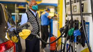 Petrol Diesel Prices: कच्चे तेल की कीमत में गिरावट, यूपी से लेकर प. बंगाल तक सस्ता हुआ पेट्रोल-डीजल