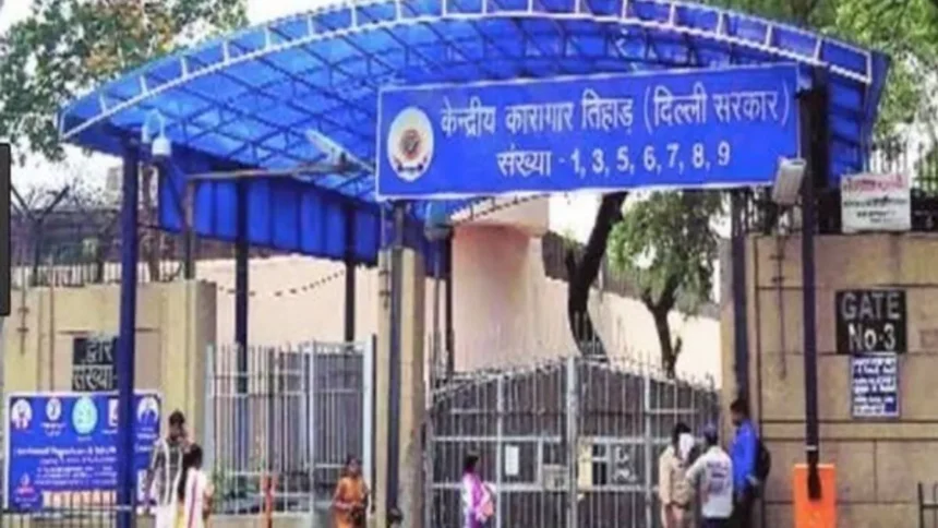 Delhi Tihar Jail Gang war: दिल्ली की तिहाड़ जेल में कैदियों के बीच फिर गैंगवार, 21 कैदी घायल