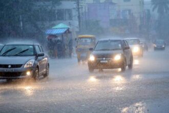 Weather News: छाए रहेंगे बादल, बरसेंगे बदरा! दिल्ली में हफ्ते भर बारिश का अलर्ट, जानें नोएडा-गाजियाबाद का मौसम