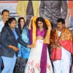 नीता शर्मा दिखी तेलुगु फिल्म IDDARU के प्री रिलीज समारोह में..