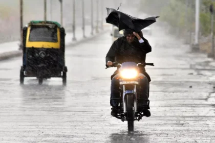 Weather Update: मूसलाधार बारिश से कब मिलेगी राहत? मौसम विभाग ने यूपी-बिहार से दिल्ली-NCR तक का बताया हाल