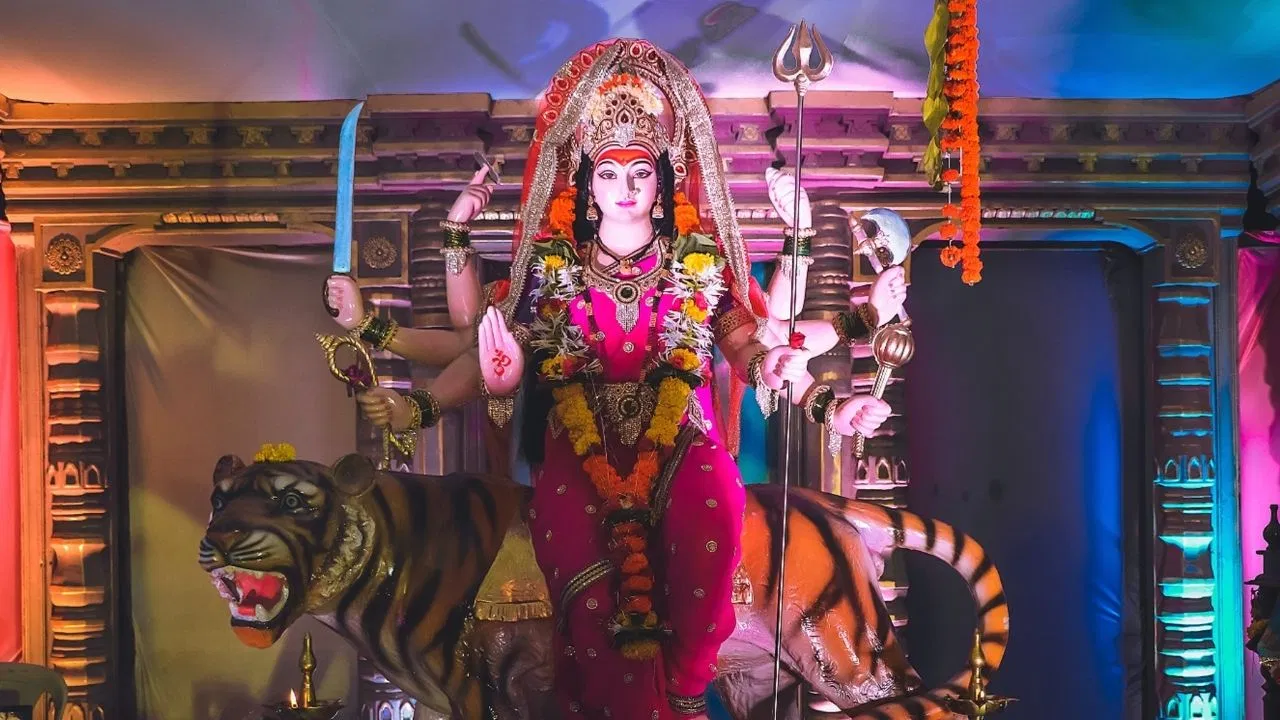 Shardiya Navratri 2023: नवरात्र का चौथा दिन आज, जानिए क्या है मां कूष्मांडा का पसंदीदा रंग, भोग और कैसे करें पूजा