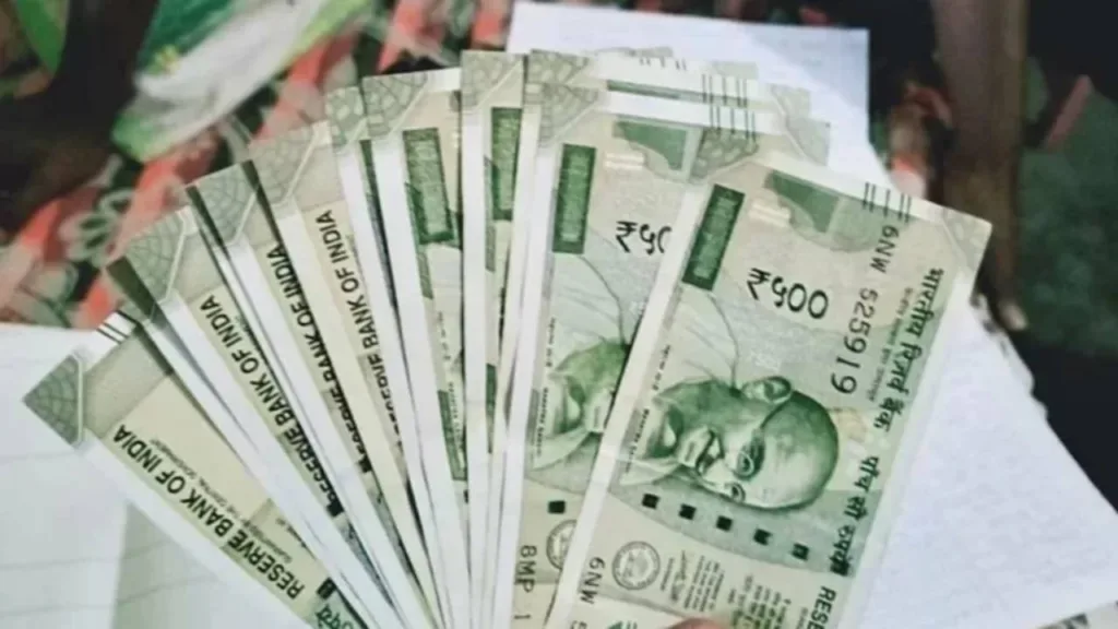 60 साल से ज्यादा उम्र के लोगों को हर महीना मिलेगी 5000 रुपये पेंशन, जानें कैसे